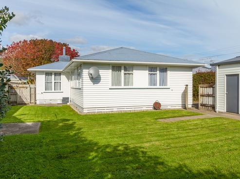 31 Foster Street, Taita