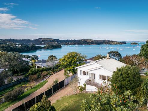 2 Shelly Beach Road, Surfdale