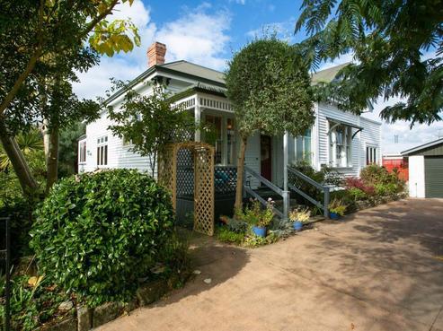 18 Campbell Street, Leamington