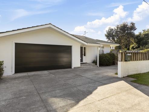 10 Pukatea Street, Eastbourne