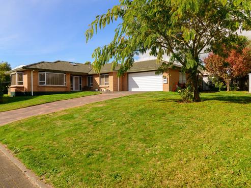 27 Kahurangi Drive, Lynmore