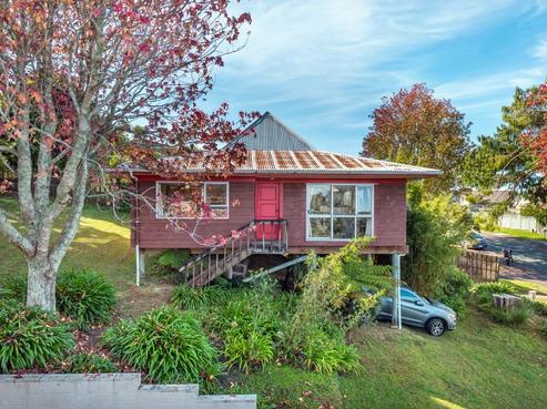 27 Glen Vista Place, Bayview