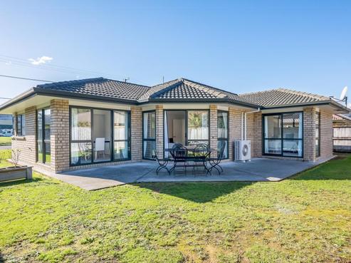 24 Pinehill Crescent, Trentham