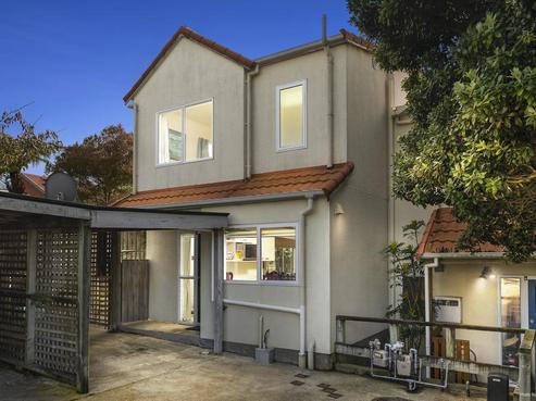 22A Hall Street, Newtown