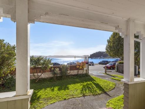 620 Marine Drive, Days Bay
