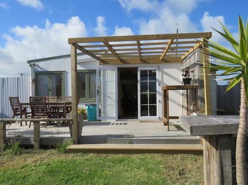 8 Kauwhata Street, Himatangi Beach