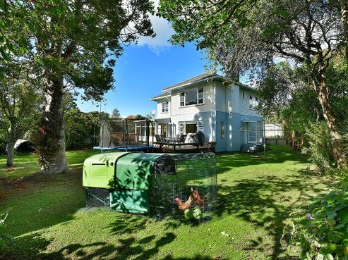 11 Westbourne Road, Murrays Bay