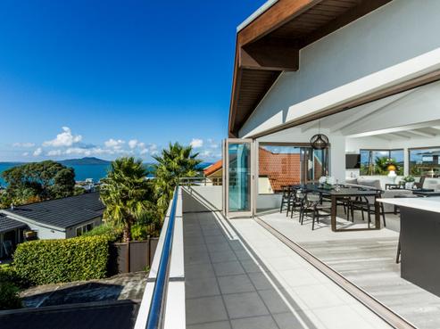 1 Midway Avenue, Castor Bay