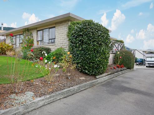 7 Farnham Drive, Richmond