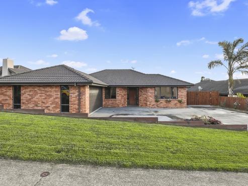 11 Barrington Drive, Huntington