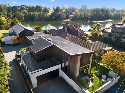 805A River Road, Chartwell