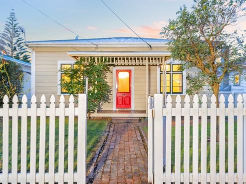 8 Pitt Street, Moera
