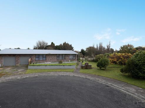 25 Chartwell Drive, Eltham