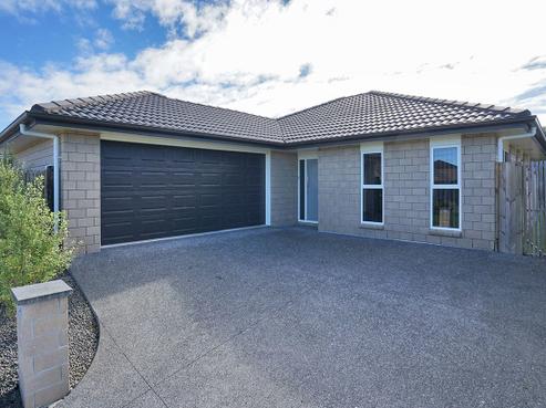 22 Teafields Court, Huntington
