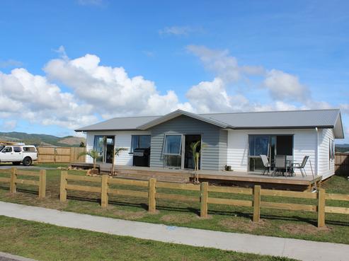 156 Ngaio Drive, Matarangi