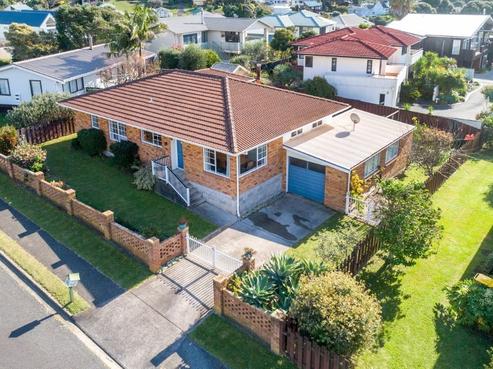 103 Oratia Place, Onemana