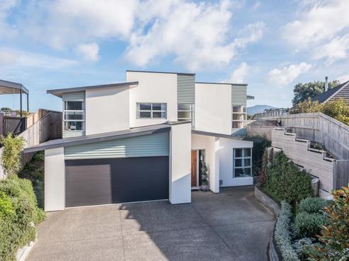 17 Simpson Crescent, Raumati Beach