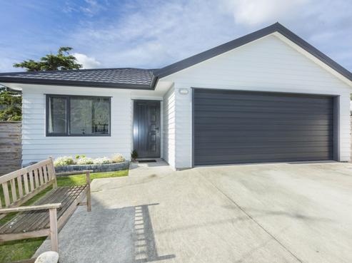 14 Poppy Watts Grove, Stokes Valley