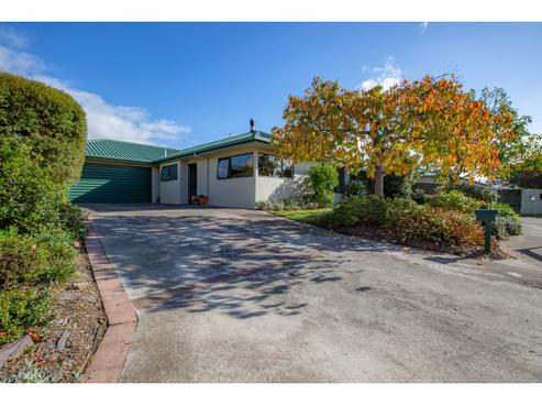 26 Maple Crescent, Richmond