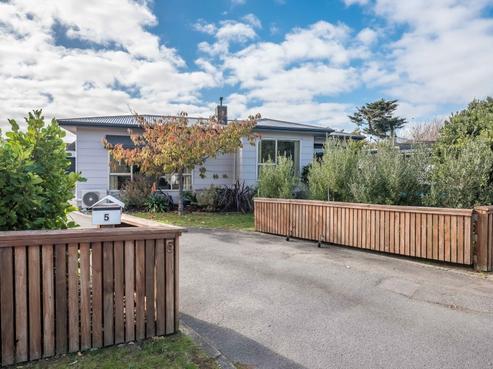 5 Bahama Crescent, Paraparaumu Beach