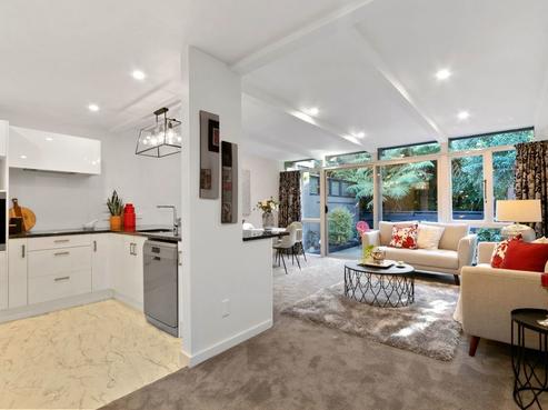 2/63 Cheviot Road, Lowry Bay
