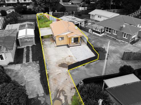 2/11 Station Road, Takanini