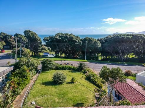 104 Wellington Road, Paekakariki
