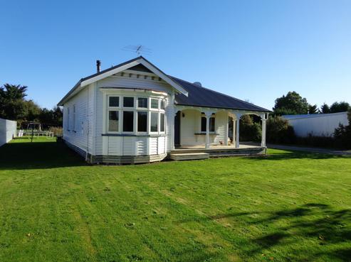10 King Street, Chertsey
