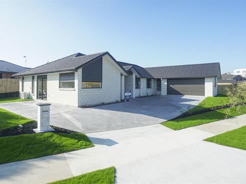 7 Drower Glen, Flagstaff