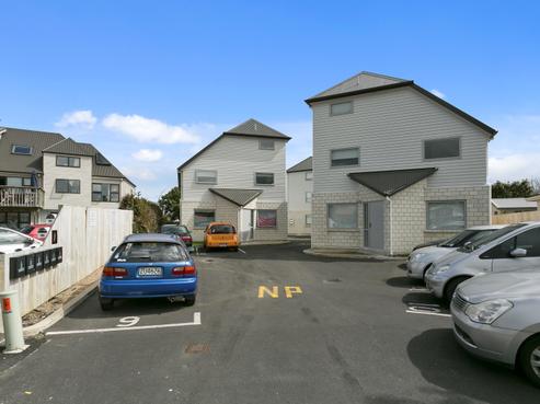 2/7 Snead Place, Hamilton East