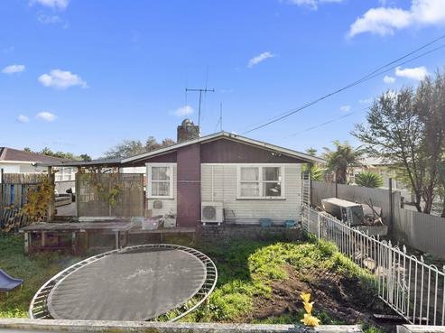 16 Yvonne Street, Melville