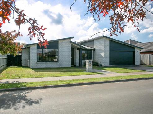 34 Tulip Drive, Cambridge