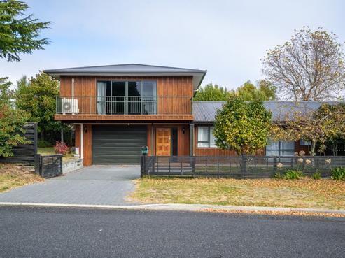 6 Rainbow Drive, Rainbow Point