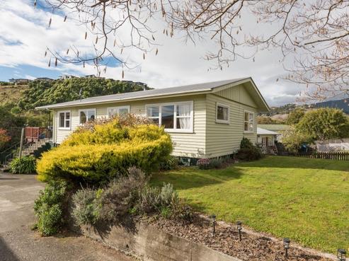 42 Cawthron Crescent, Annesbrook