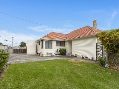 1107 High Street, Taita