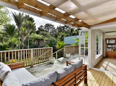 13 Rimutaka Place, Titirangi