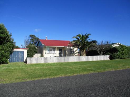 14 Dieffenbach Street, Opunake