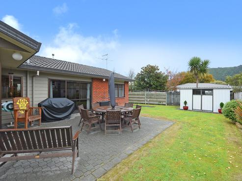 27 Memphis Grove, Totara Park