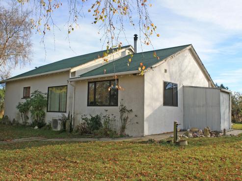 8 Essex Street, Weston