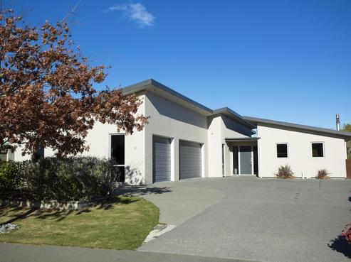 12 Ludlow Drive, Huntingdon/Lake Hood