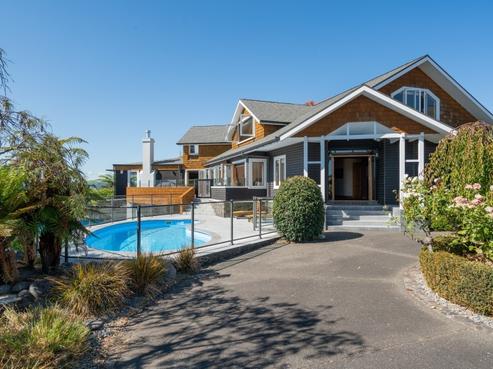 24 Scenic Heights, Acacia Bay