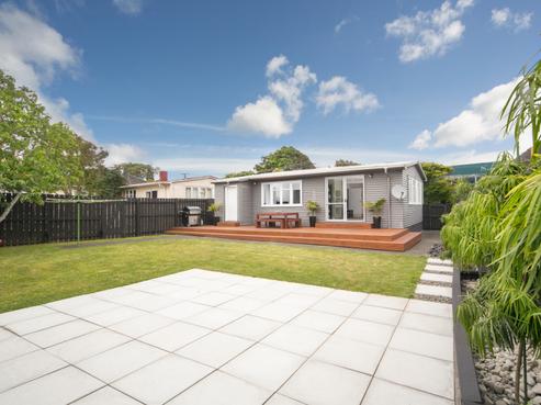11 Carr Road, Three Kings