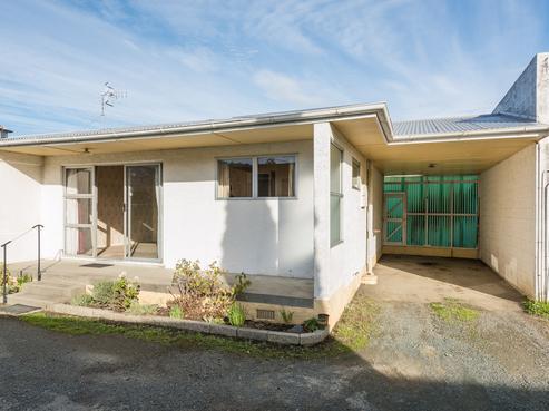 2/10 Golf Road, Tahunanui