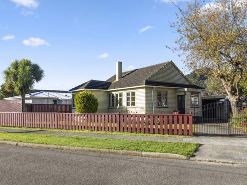 6 Biddle Crescent, Taita