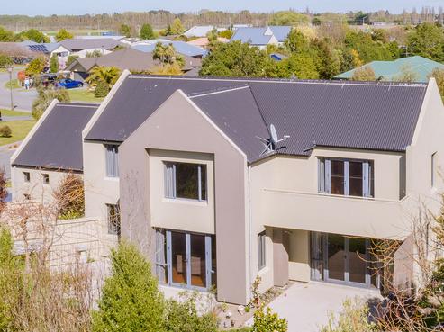 2 Parkinson Place, Woodend