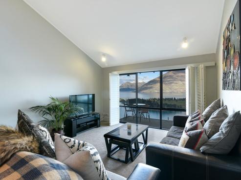 2/69 Edinburgh Drive, Queenstown Central