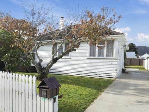 1182 Taita Drive, Taita