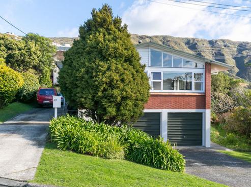 10 Spencer Street, Crofton Downs