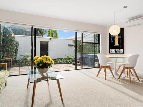 2/1 Tui Street, Devonport