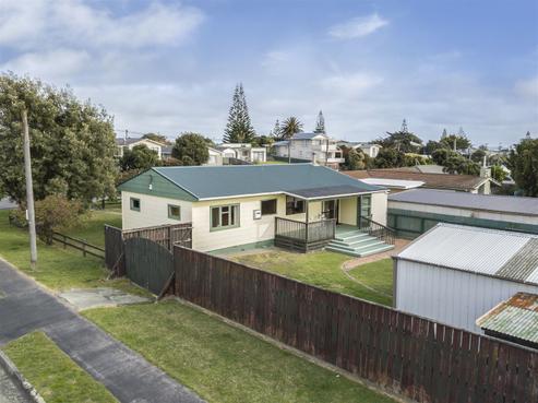 32 Koromiko Street, Otaki Beach